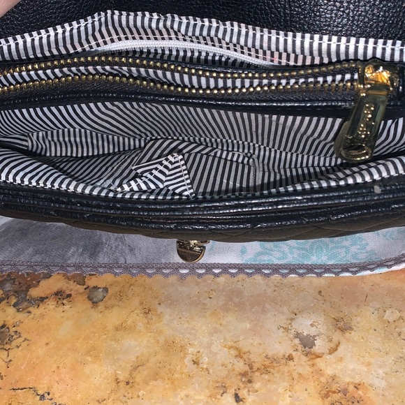 Black Purse - Picture 3 of 4